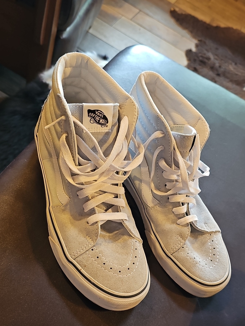 Mens Size 9/Womens Size 10.5 Vans High-Top Sneakers in Light Gray Suede